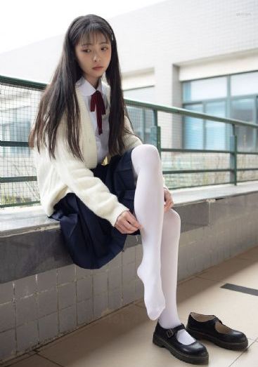 校花不着寸缕h_4K超清免费观看